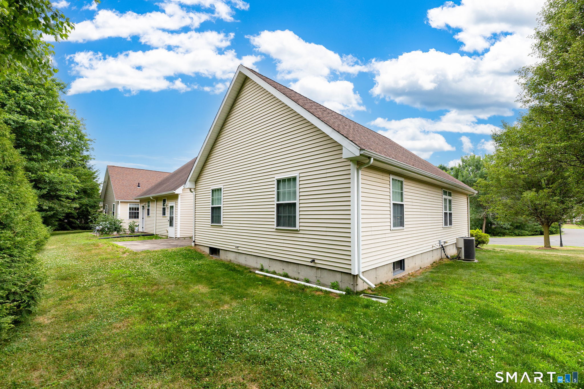 25 Vincent Court East Hartford CT 06108