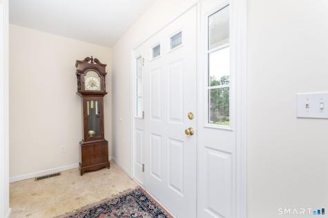 25 Vincent Court East Hartford CT 06108