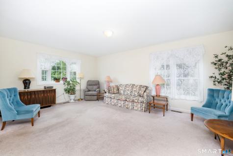 25 Vincent Court East Hartford CT 06108