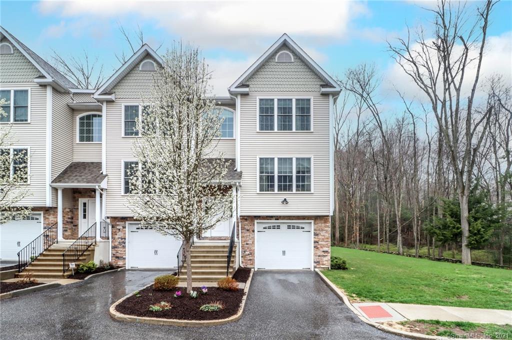 26 Old Oak Drive Brookfield CT 06804