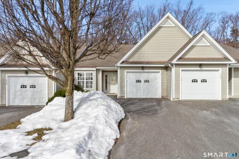 177 Julia Court Newtown CT 06482