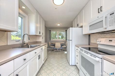 401 Pilgrim Harbor Wallingford CT 06492