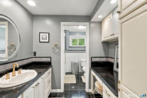 18 Metacomet Drive Meriden CT 06450