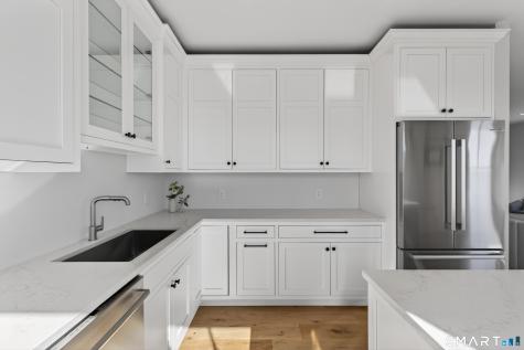 185 Main Street East Lyme CT 06357