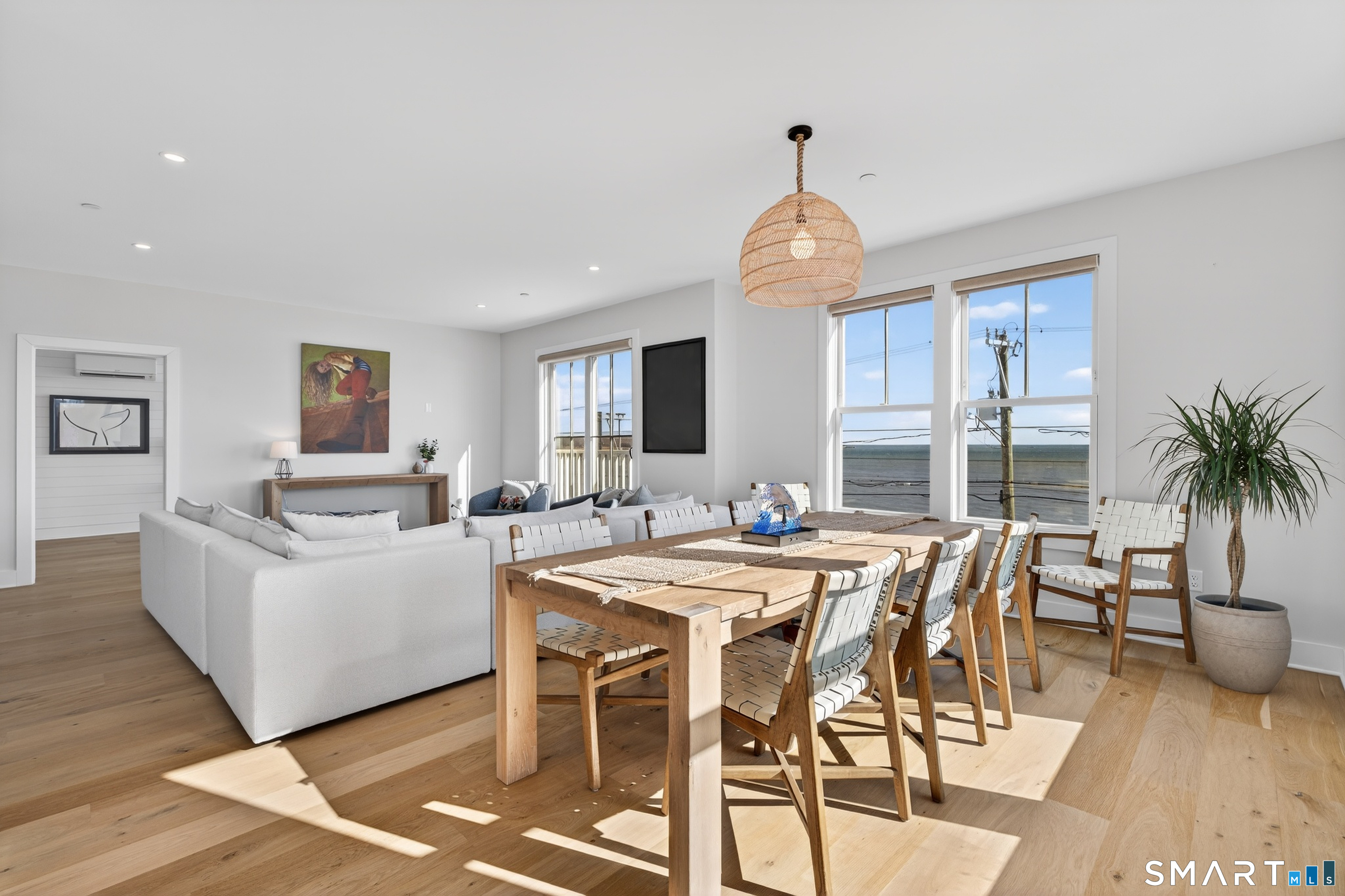 185 Main Street East Lyme CT 06357