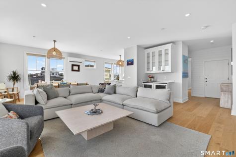 185 Main Street East Lyme CT 06357