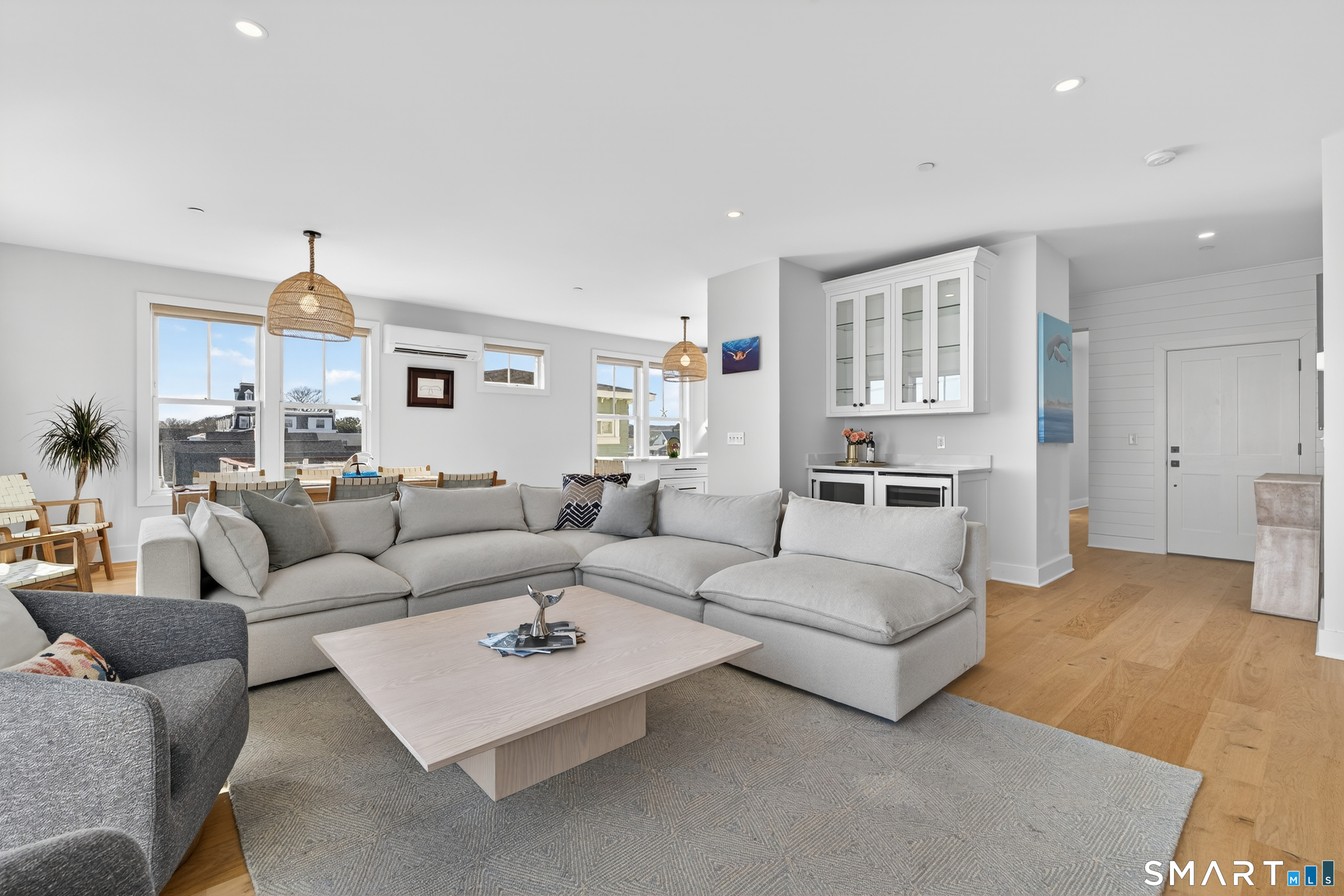 185 Main Street East Lyme CT 06357