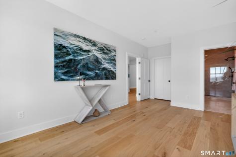 185 Main Street East Lyme CT 06357