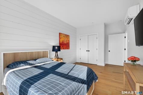 185 Main Street East Lyme CT 06357