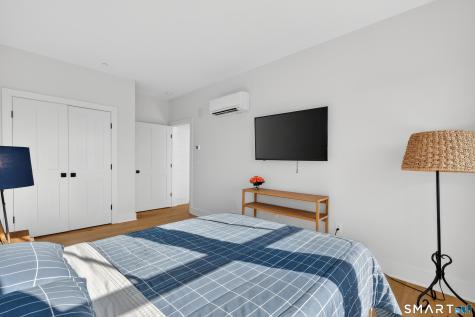 185 Main Street East Lyme CT 06357