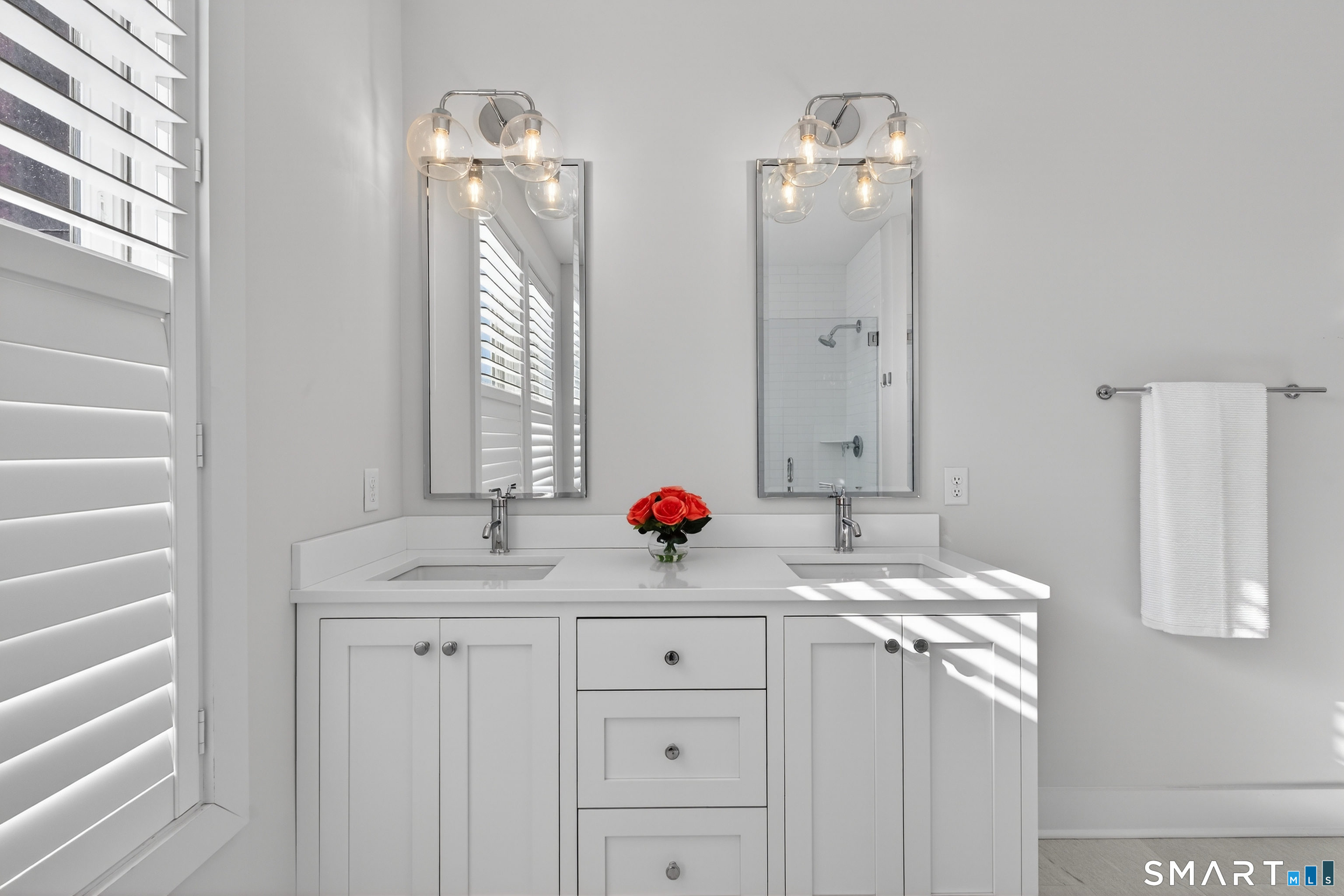 185 Main Street East Lyme CT 06357