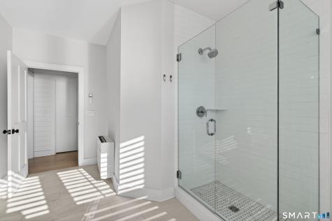 185 Main Street East Lyme CT 06357