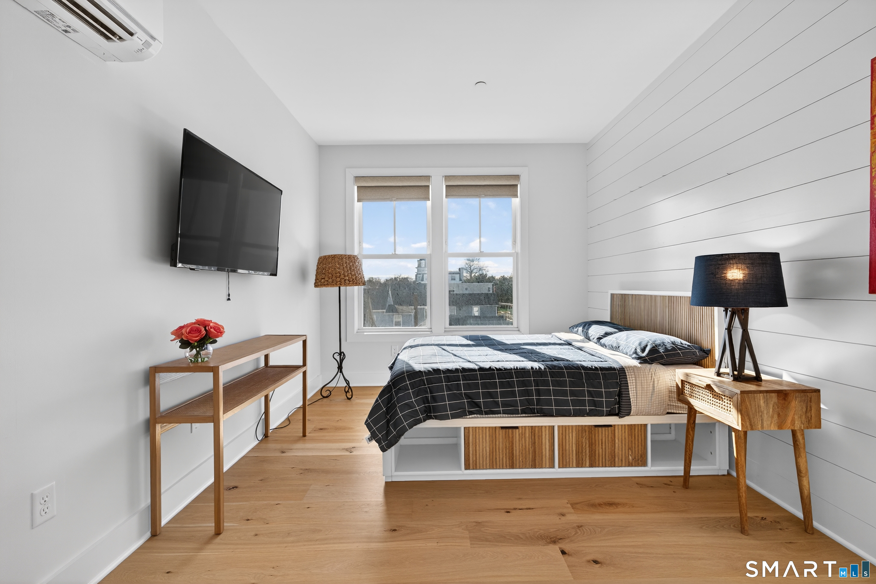 185 Main Street East Lyme CT 06357