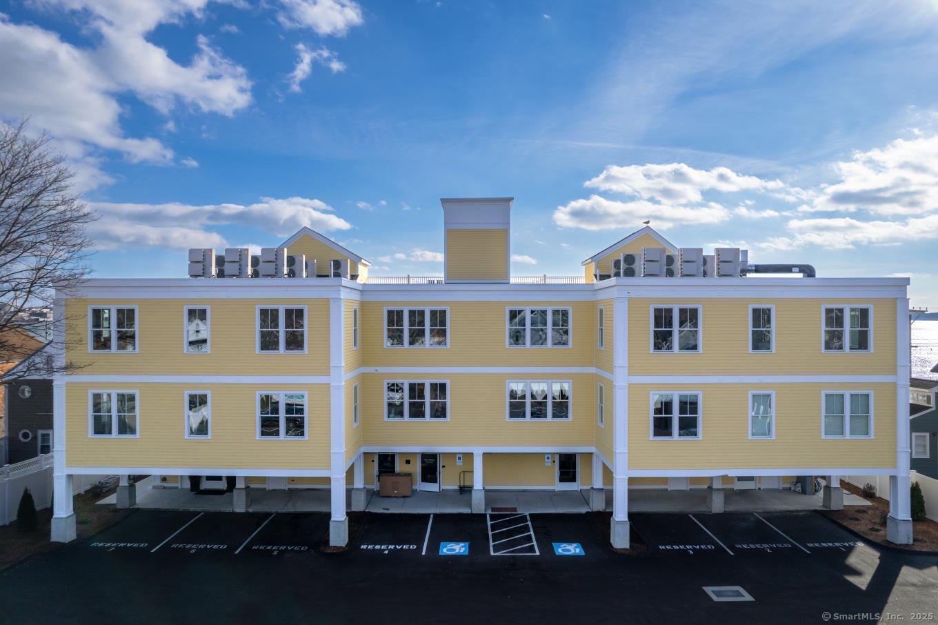 185 Main Street East Lyme CT 06357