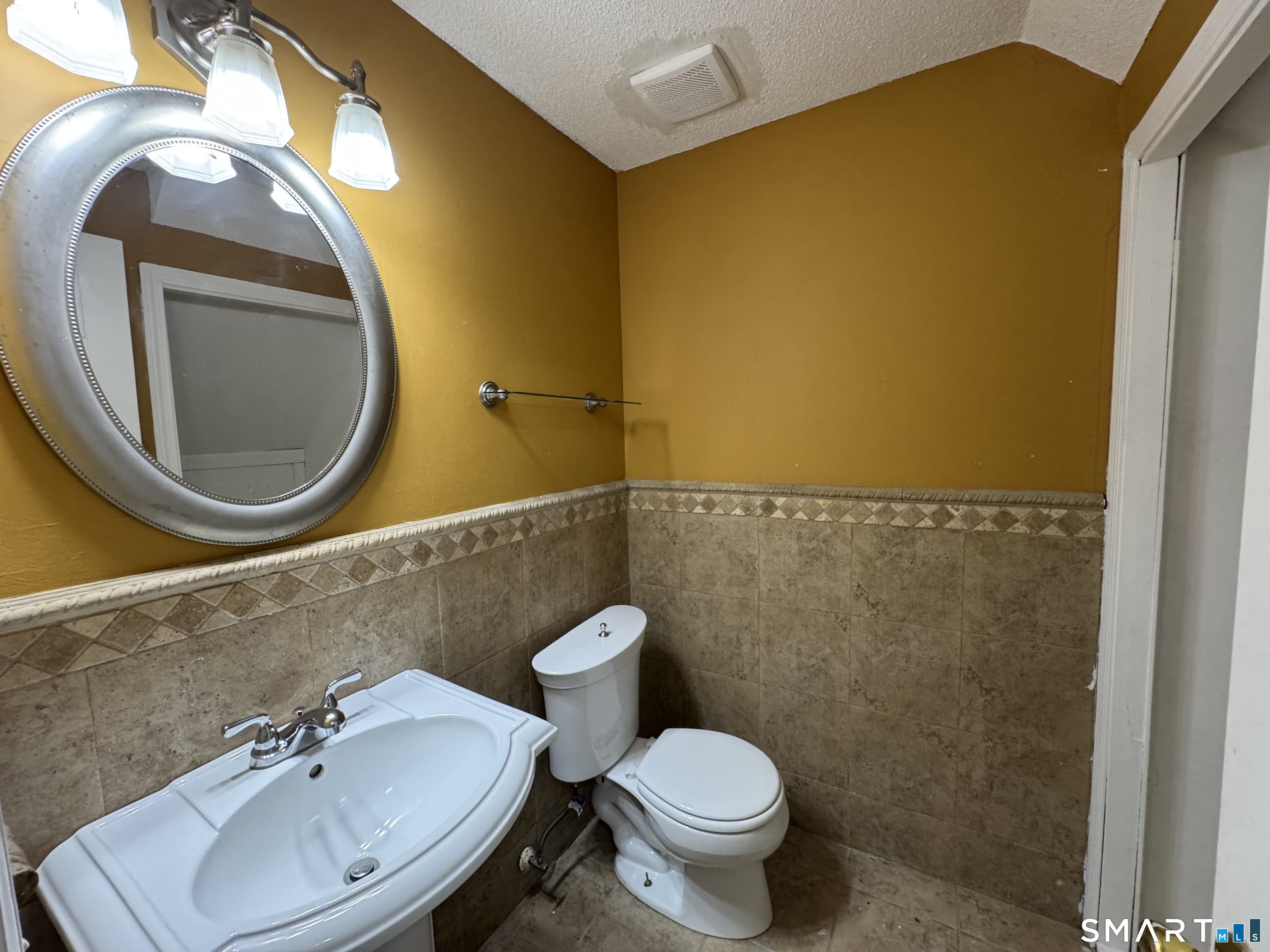 50 Wakefield Circle East Hartford CT 06118
