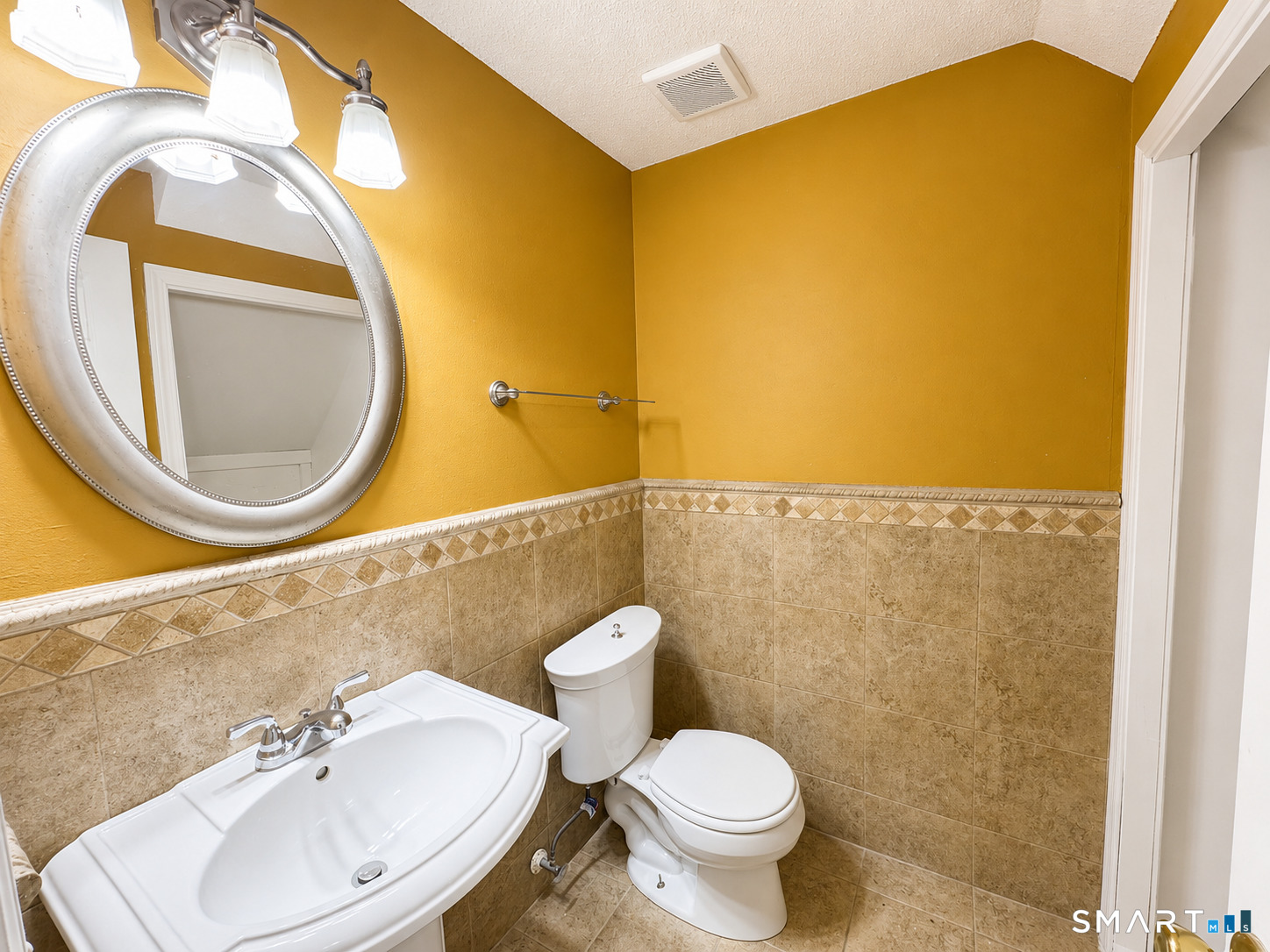 50 Wakefield Circle East Hartford CT 06118