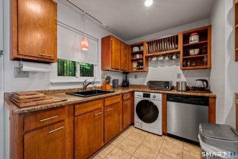 1660 Farmington Avenue Farmington CT 06085