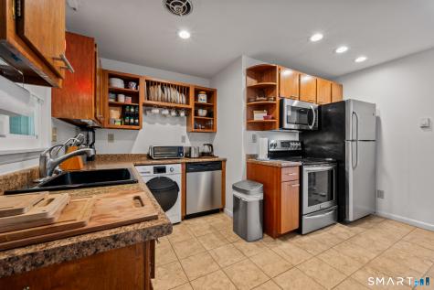 1660 Farmington Avenue Farmington CT 06085