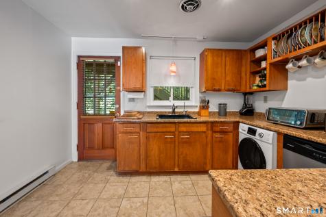 1660 Farmington Avenue Farmington CT 06085