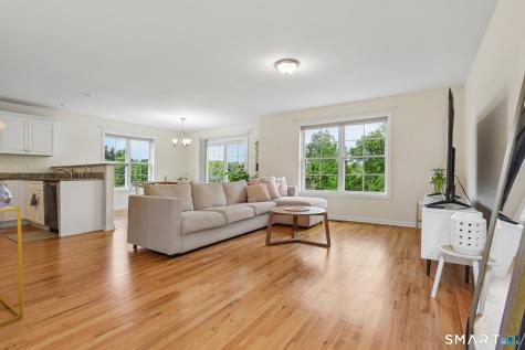 34 Lexington Gardens North Haven CT 06473