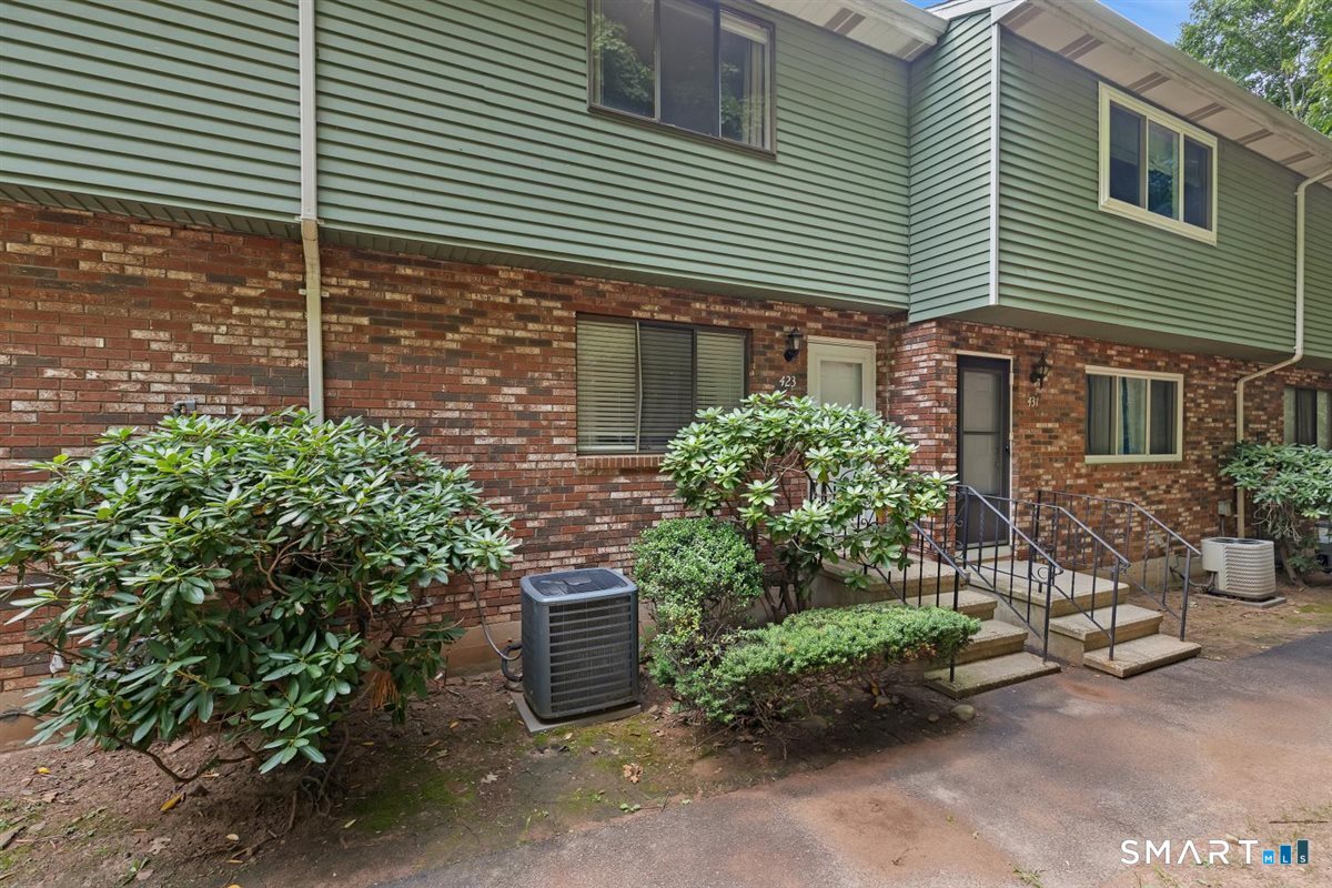 423 Churchill Drive Newington CT 06111