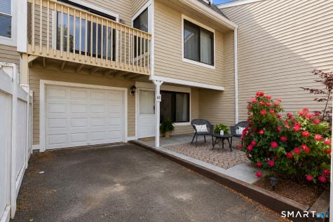 65 Peddlars Drive Branford CT 06405