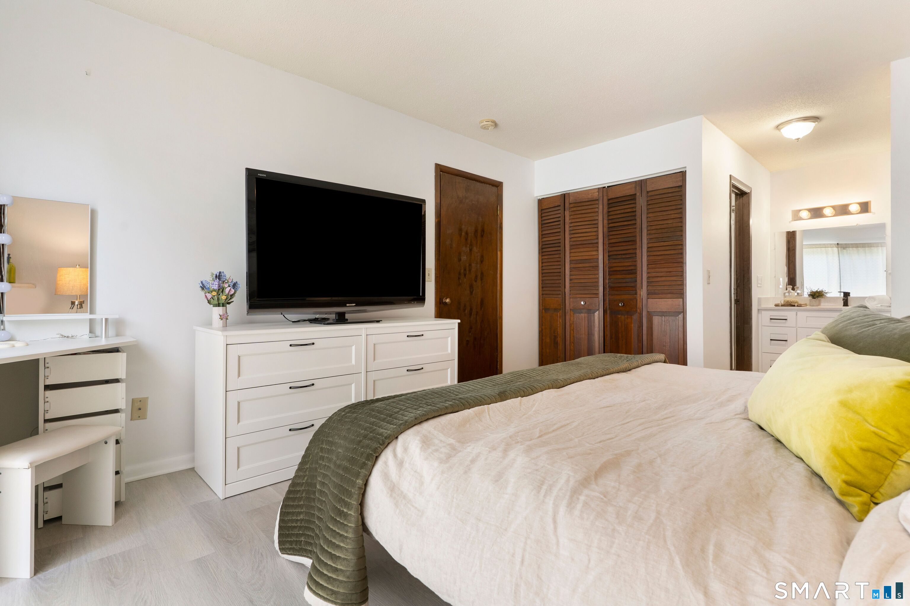 65 Peddlars Drive Branford CT 06405