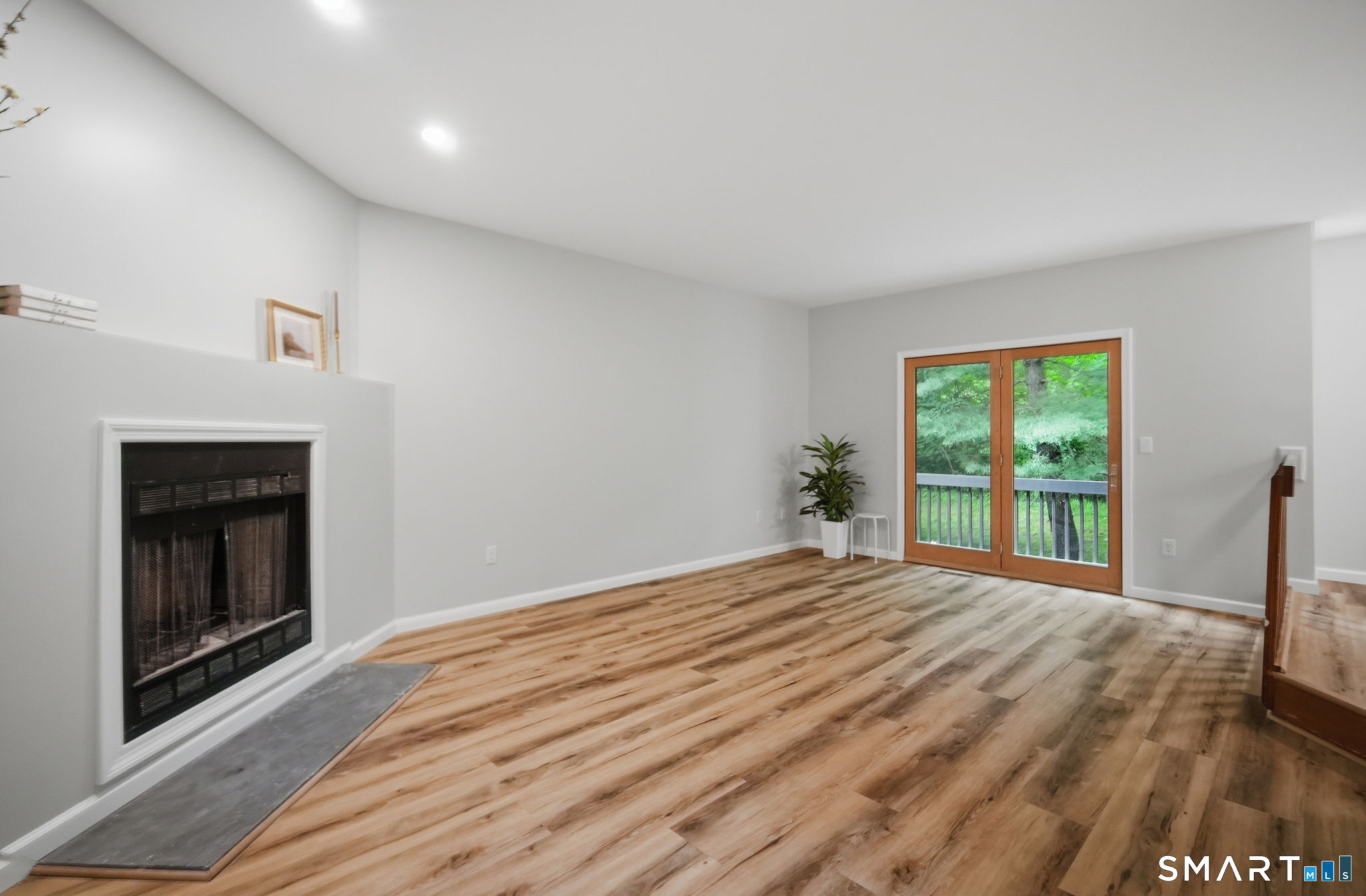 808 Mill Pond Drive South Windsor CT 06074