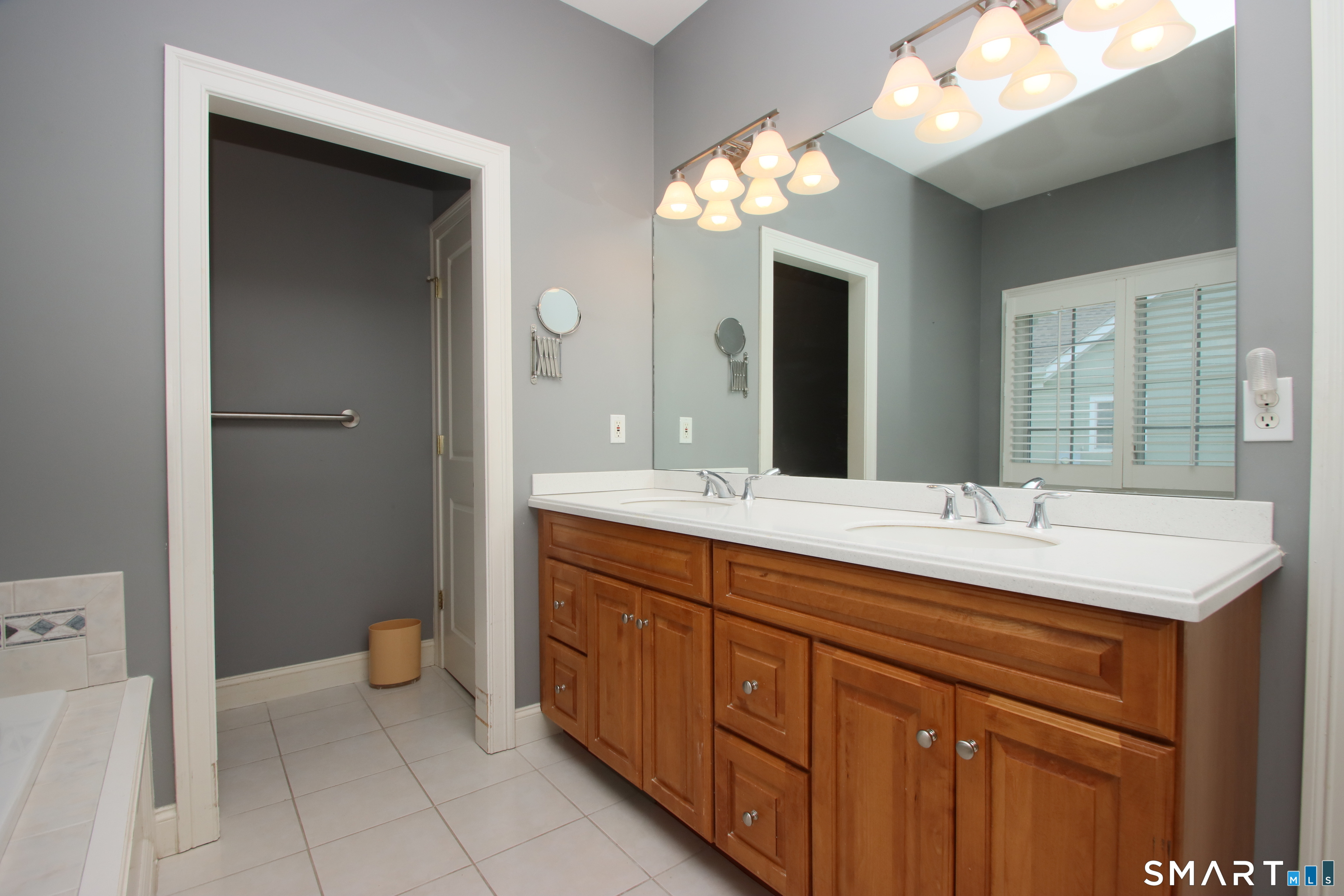 6 Carriage House Lane Brookfield CT 06804