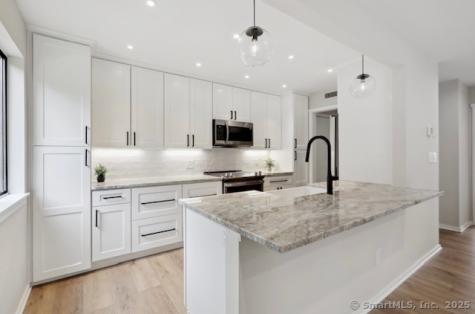 98 Heritage Village Southbury CT 06488