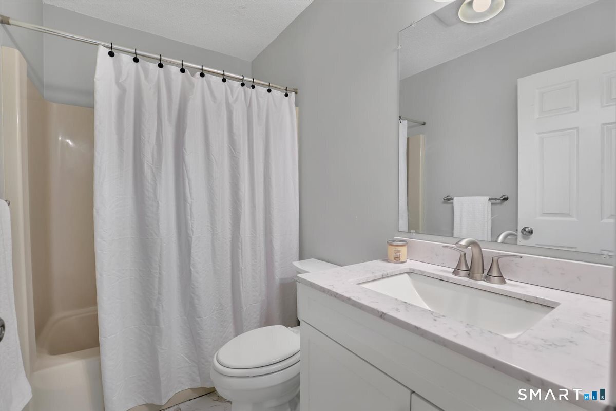 606 Lake Vista Drive East Hampton CT 06424