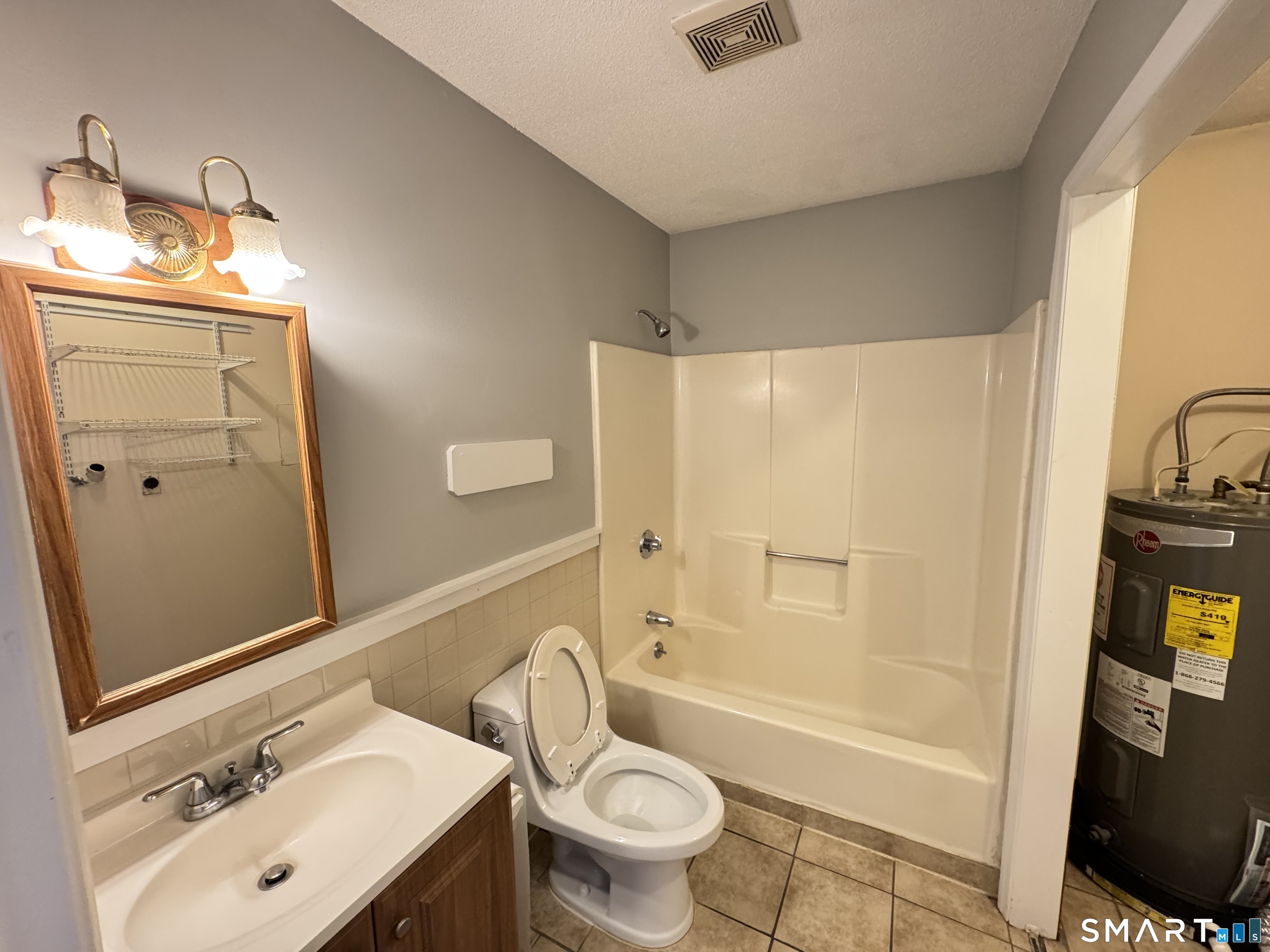 975 Meriden Road Waterbury CT 06705