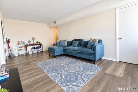 27 Redwood Drive East Haven CT 06513