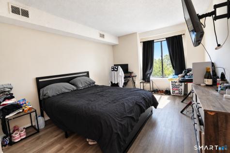 27 Redwood Drive East Haven CT 06513