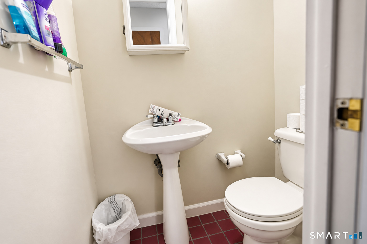 27 Redwood Drive East Haven CT 06513