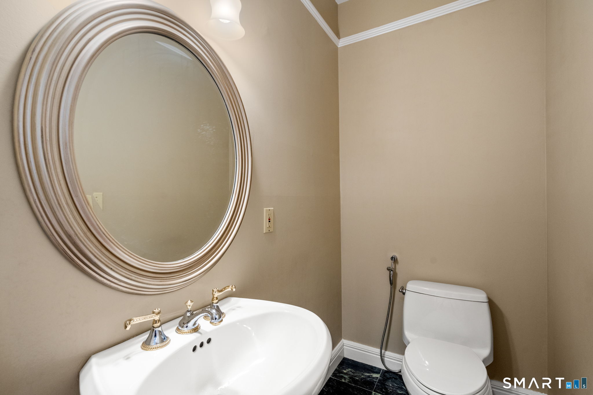 15 Governors Row West Hartford CT 06117