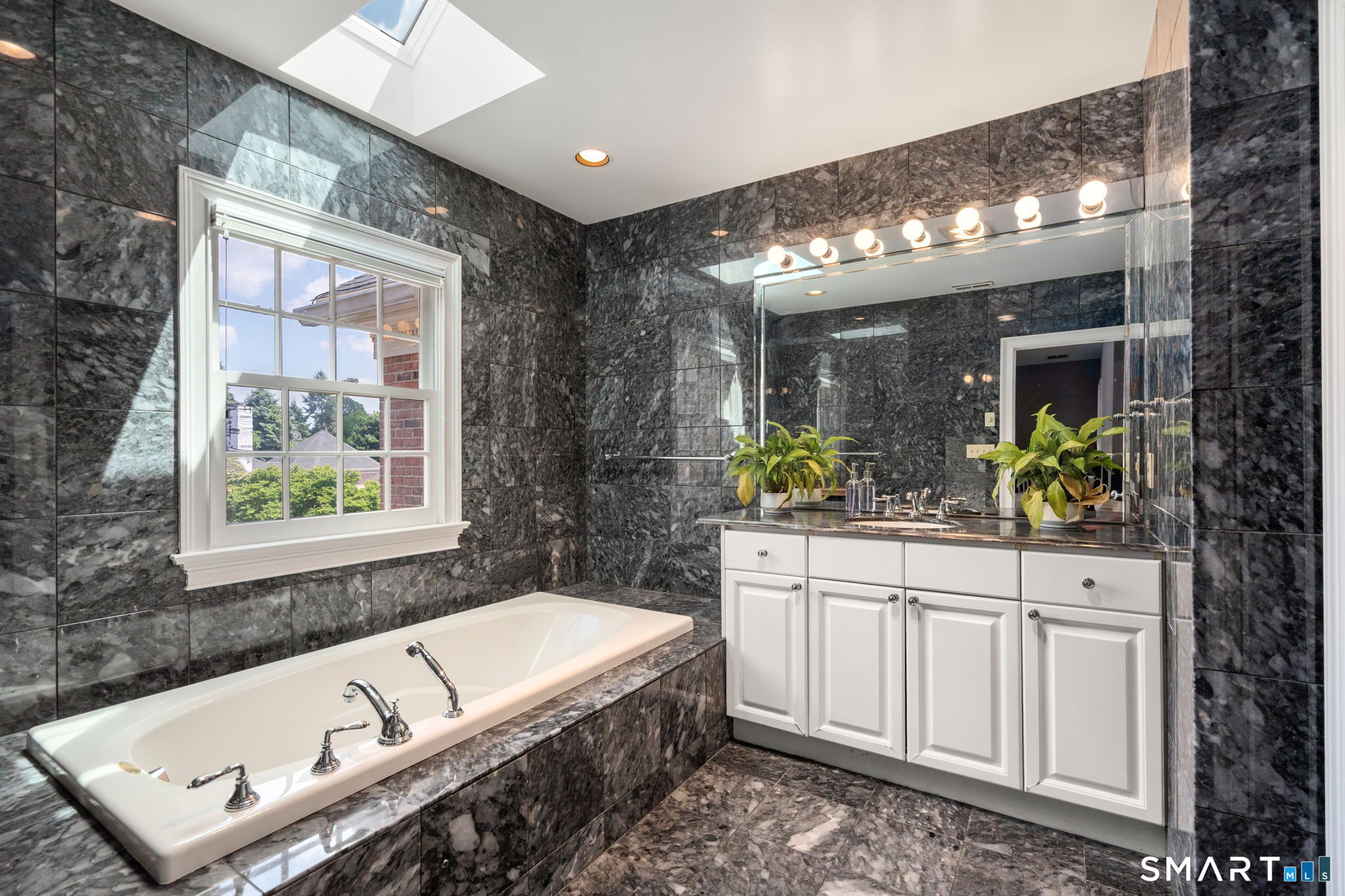 15 Governors Row West Hartford CT 06117