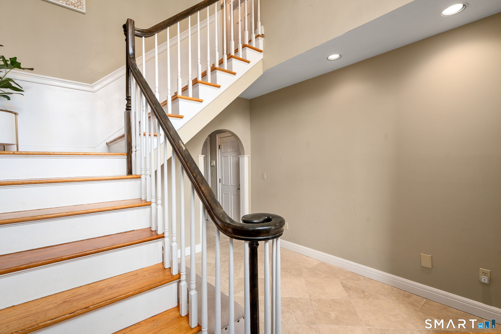 15 Governors Row West Hartford CT 06117