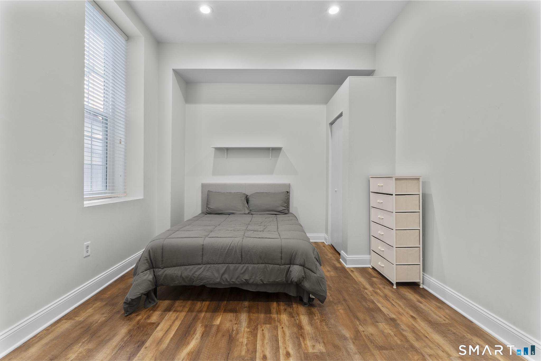 196 Crown Street New Haven CT 06510