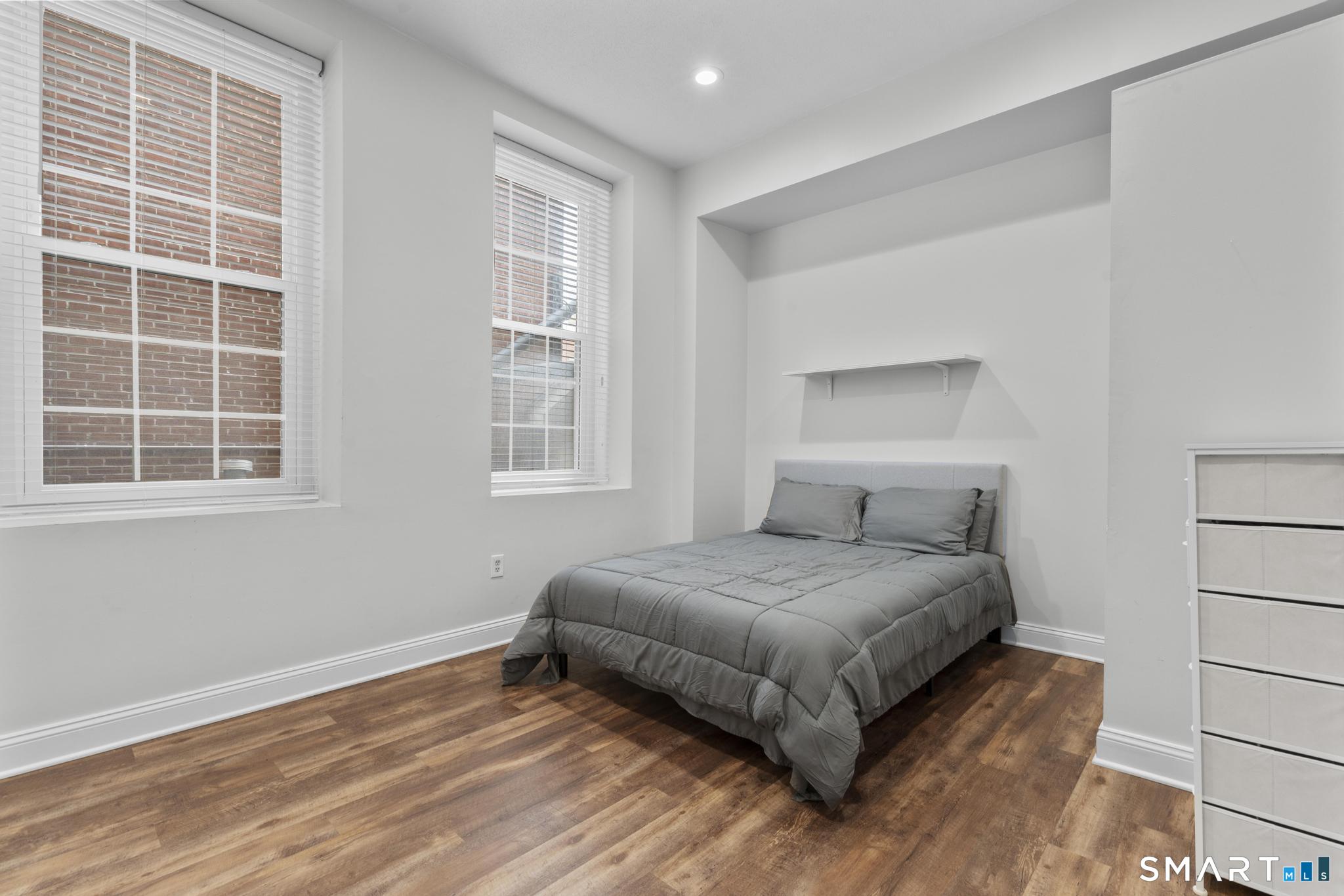 196 Crown Street New Haven CT 06510