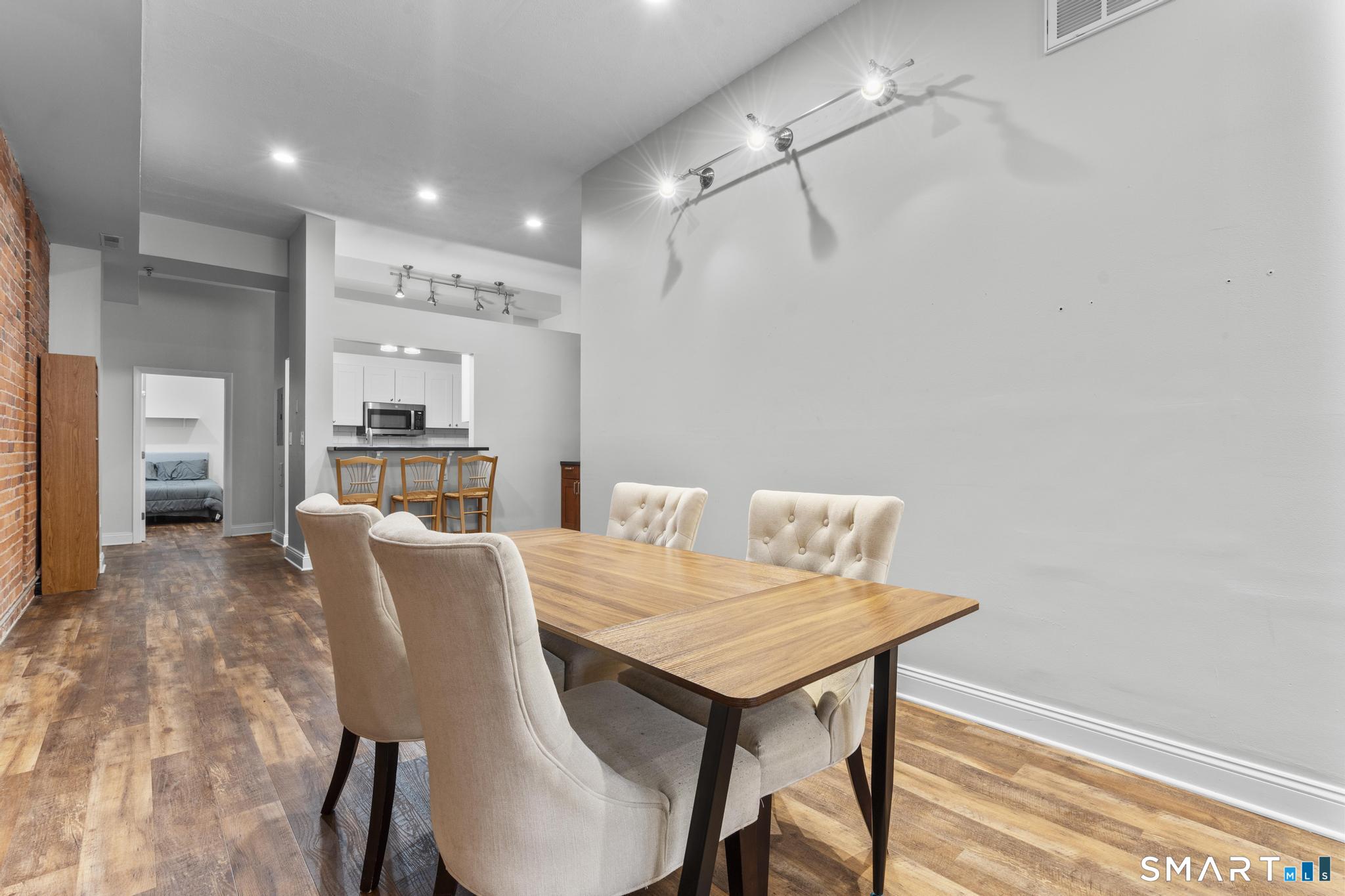 196 Crown Street New Haven CT 06510