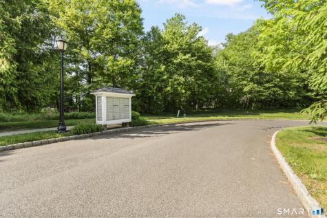 3 Winding Trail Middlebury CT 06762