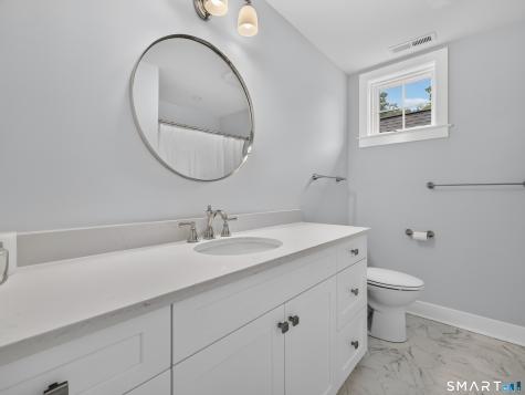 20 Benton's Knoll Guilford CT 06437