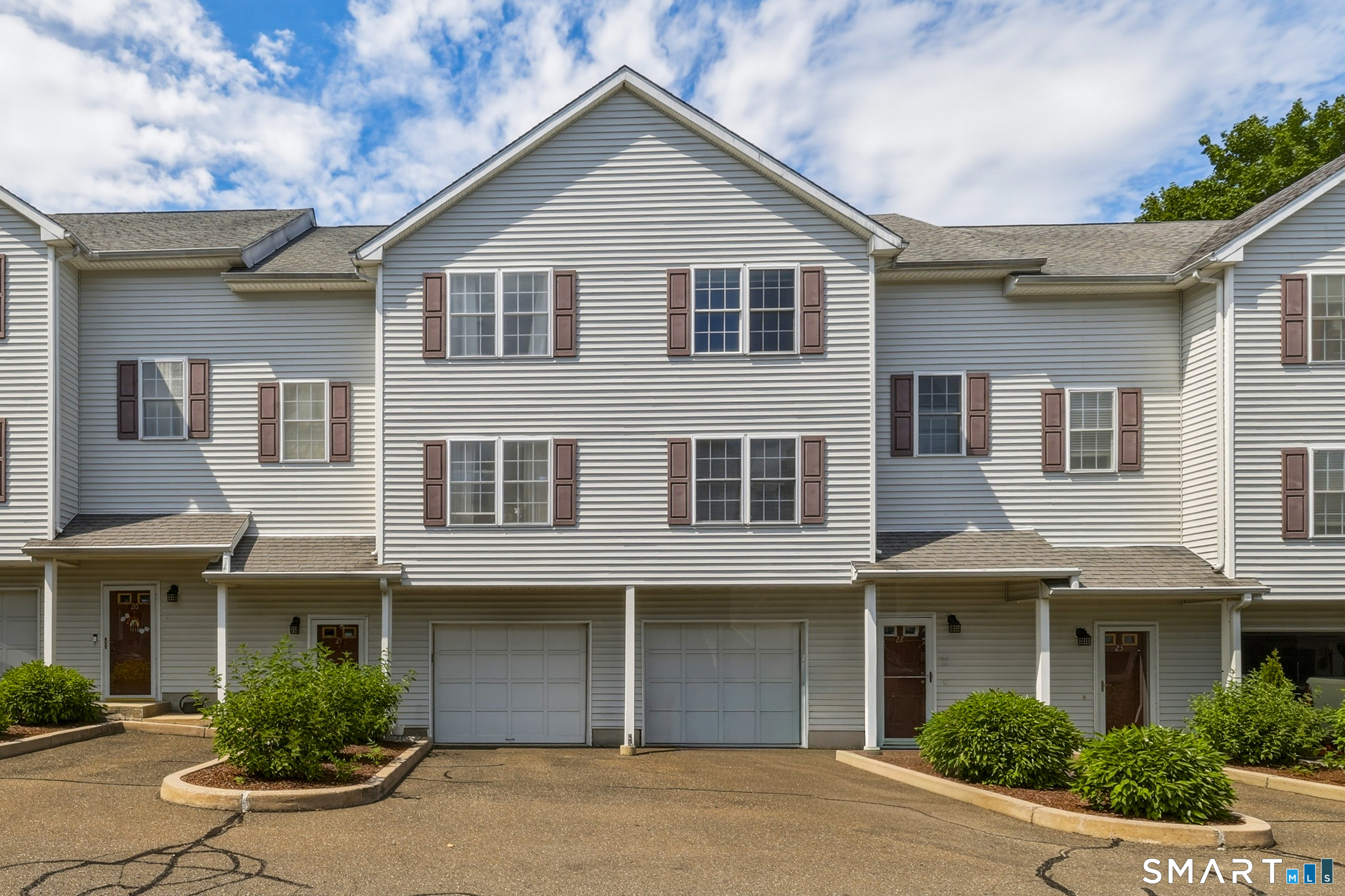 11 Mannions Lane Danbury CT 06810