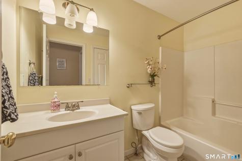 11 Mannions Lane Danbury CT 06810