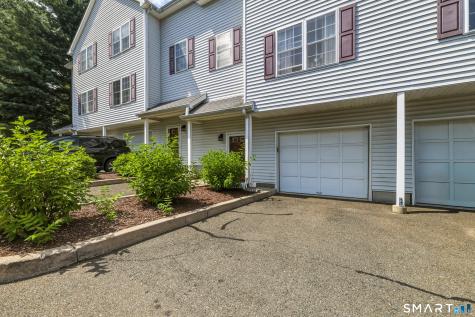 11 Mannions Lane Danbury CT 06810