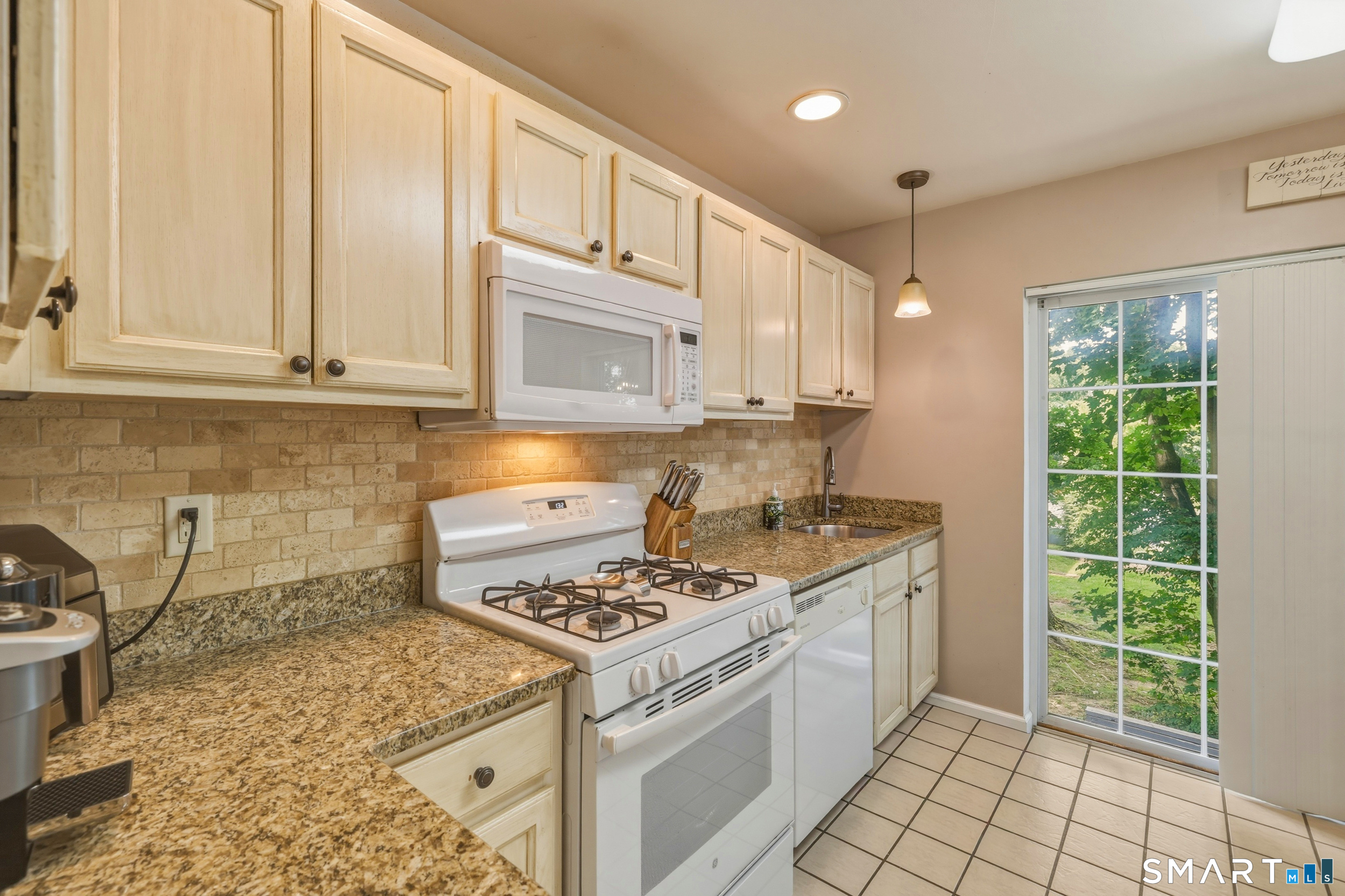 11 Mannions Lane Danbury CT 06810