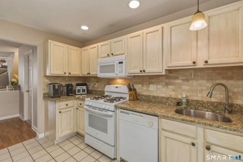 11 Mannions Lane Danbury CT 06810