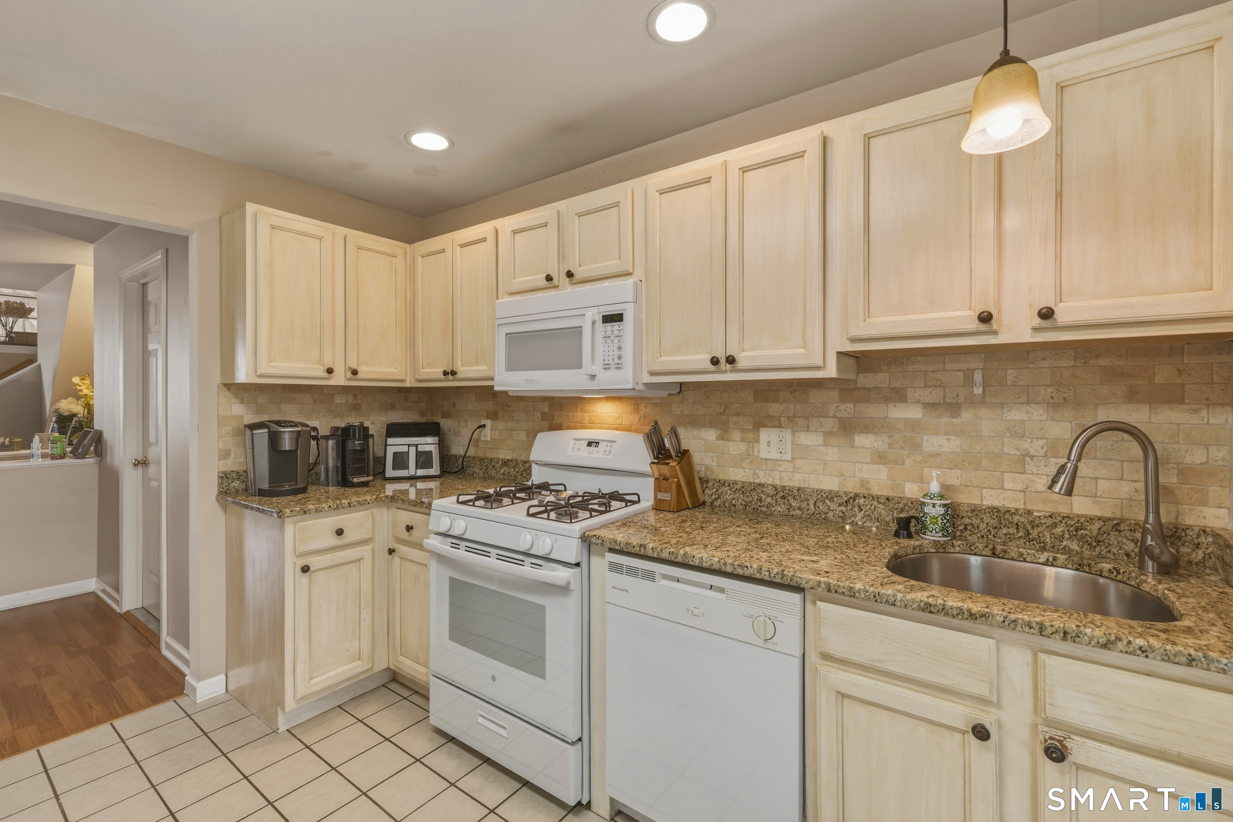 11 Mannions Lane Danbury CT 06810