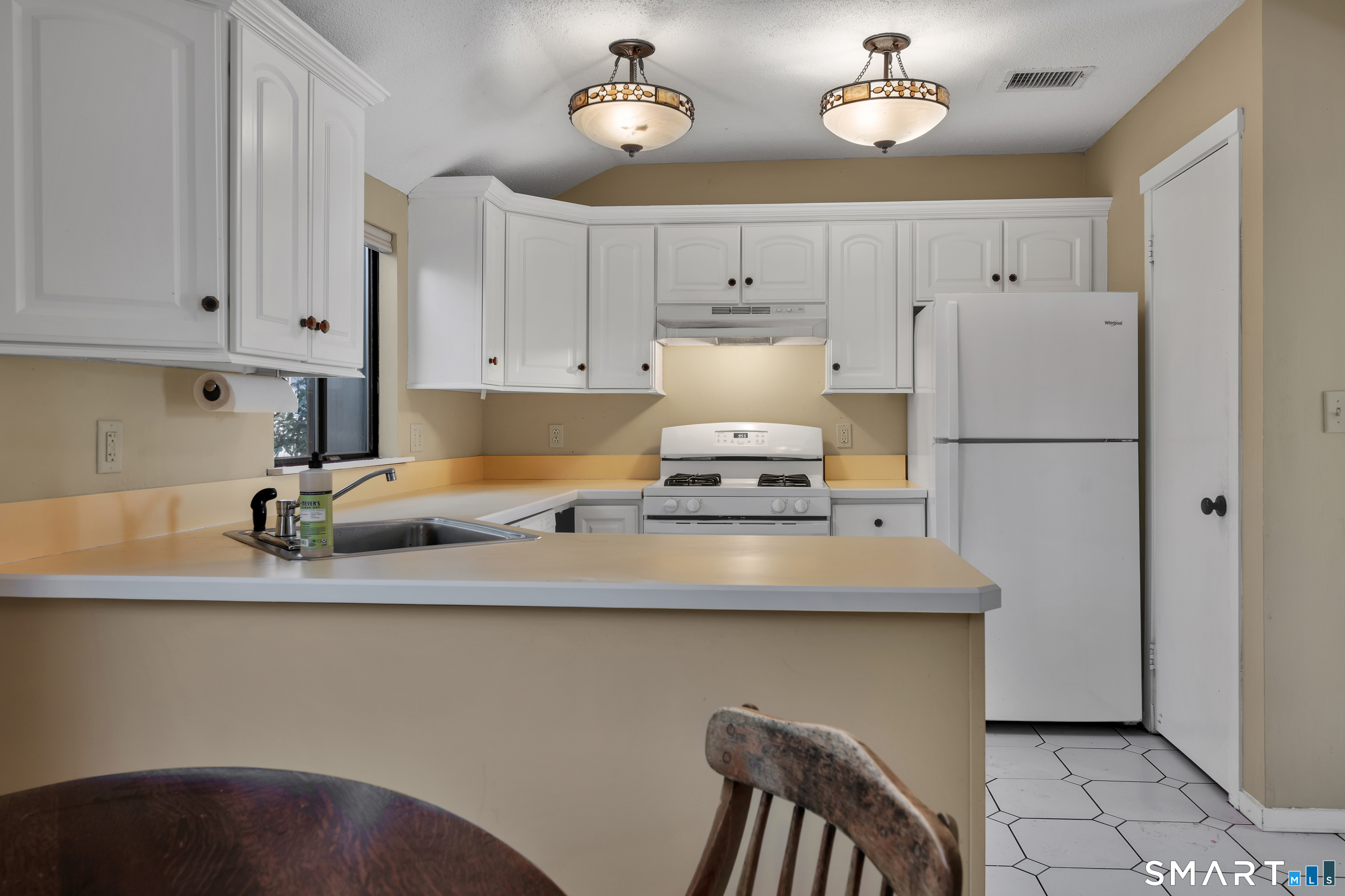 14 Canterbury Lane Avon CT 06001